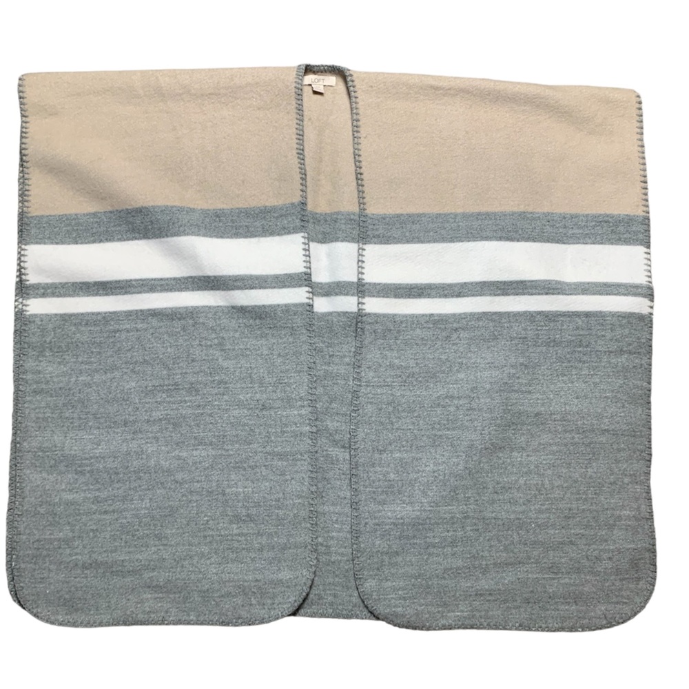 Loft Cozy Poncho Wrap Grey Tan White Colorblock Faux Wool Whipstitch XS/S 480539